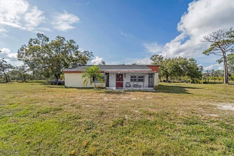 2 bedroom SingleFamilyResidence at 2099 Summerall Rd, Muse, Labelle — photo 2