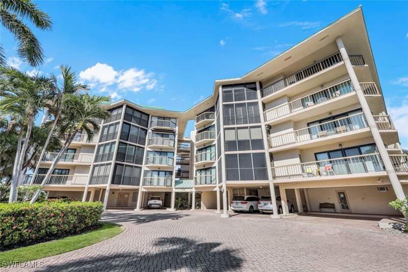 2 bedroom Condominium at 845 Collier Ct 106, Tropical Isle, Marco Island — photo 2