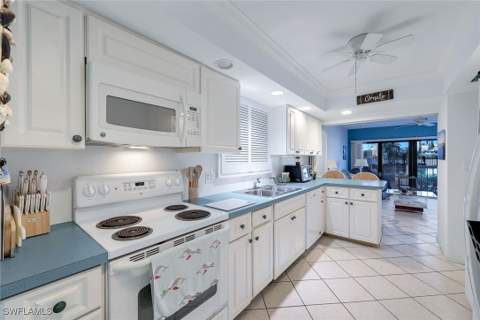 845 Collier Ct 106, Marco Island FL - photo 8 of 21