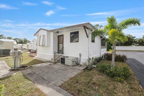 211 Sojourn Dr, North Fort Myers FL - photo 16 of 28