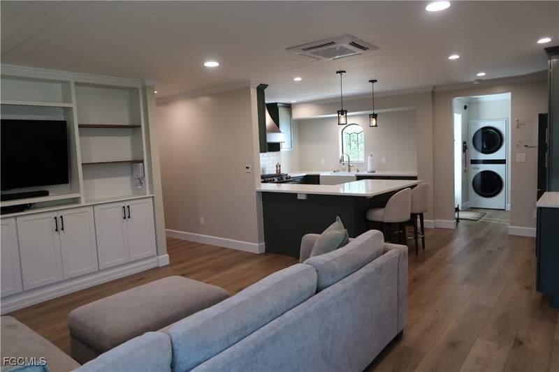 2 bedroom SingleFamilyResidence at 4729 Spring Creek Dr, Estero Bay Shores, Bonita Springs — photo 3