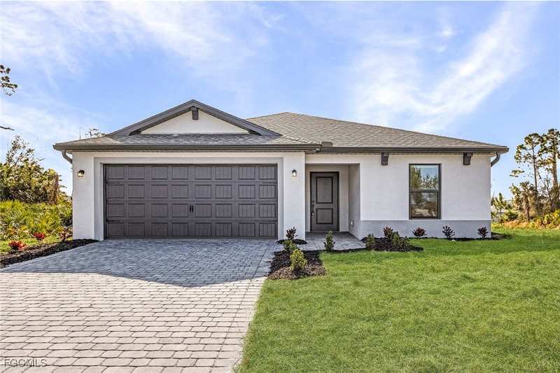 3 bedroom SingleFamilyResidence at 424 Parkdale Blvd, Mirror Lakes, Lehigh Acres — photo 1