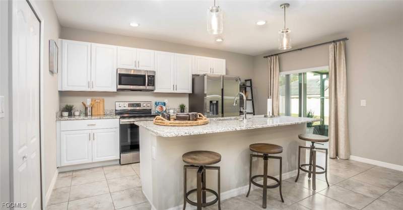 4 bedroom SingleFamilyResidence at 7003 Cameo Ct, Labelle, Labelle — photo 4