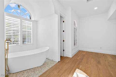9008 Mockingbird Dr, Sanibel FL - photo 18 of 36