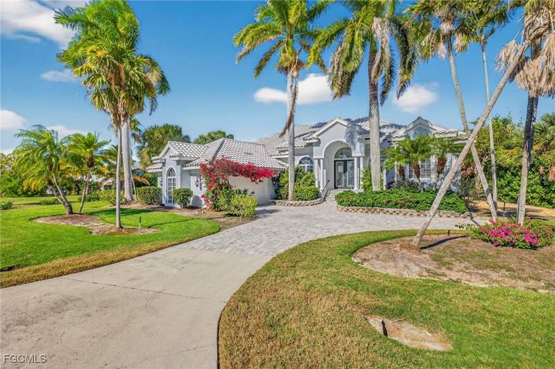 3 bedroom SingleFamilyResidence at 9008 Mockingbird Dr, Dunes At Sanibel Island, Sanibel — photo 2