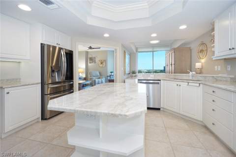 435 Dockside Dr B803, Naples FL - photo 15 of 37