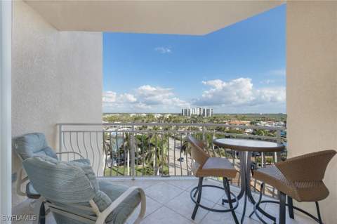 435 Dockside Dr B803, Naples FL - photo 23 of 37