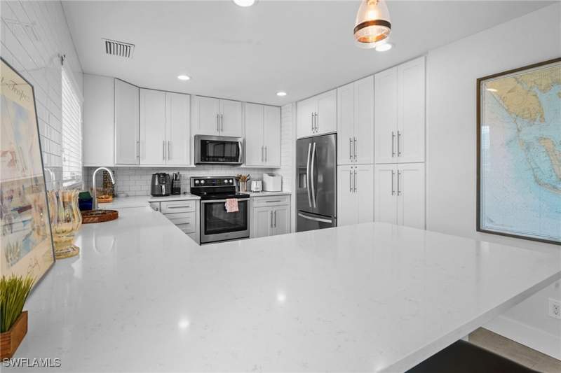 3 bedroom SingleFamilyResidence at 474 Lake Murex Cir, Lake Murex, Sanibel — photo 4
