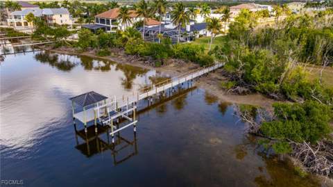 12201 Shoreview Dr, Matlacha FL - photo 8 of 45