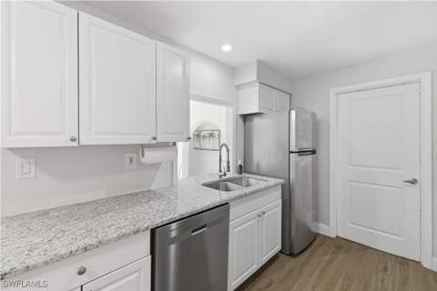 4690 Parrot Ave, Naples FL - photo 9 of 35