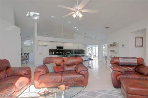 2121 SE 5th Ct, Cape Coral FL - photo 11 of 31