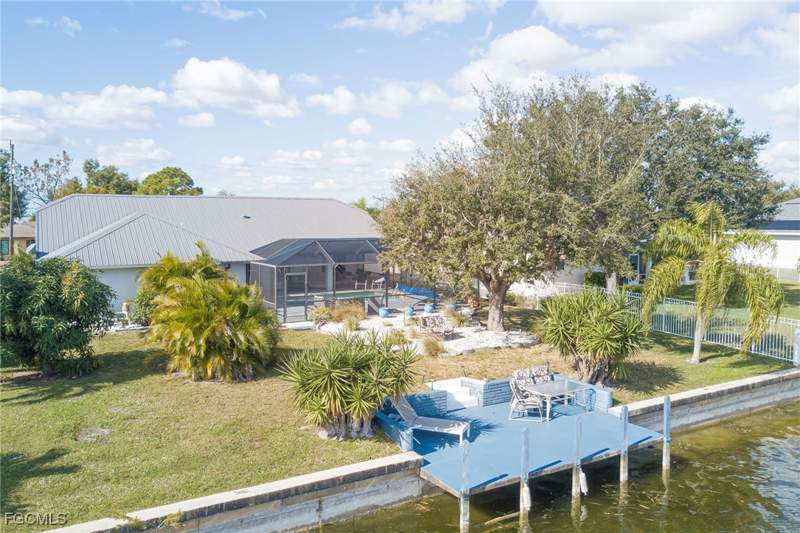 3 bedroom SingleFamilyResidence at 2121 SE 5th Ct, Cape Coral, Cape Coral — photo 4