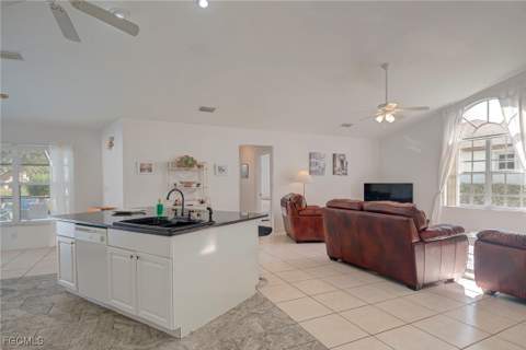 2121 SE 5th Ct, Cape Coral FL - photo 9 of 31
