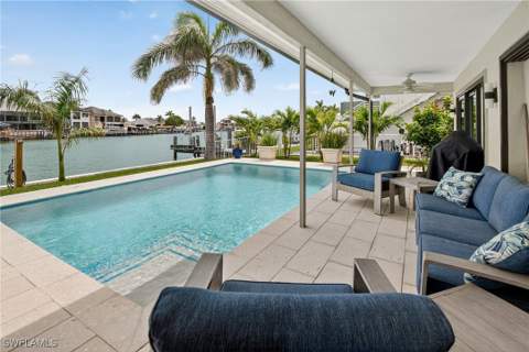 190 Tahiti Cir, Naples FL - photo 22 of 33