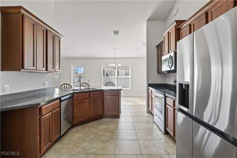2432 NW 22nd Ter, Cape Coral FL - photo 7 of 23