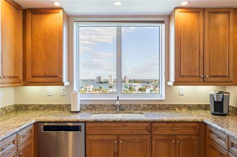 4192 Bay Beach Ln 881, Fort Myers Beach FL - photo 16 of 40