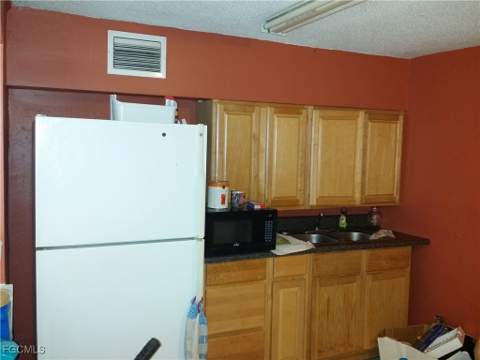 950 Lakeview Dr, North Fort Myers FL - photo 14 of 42