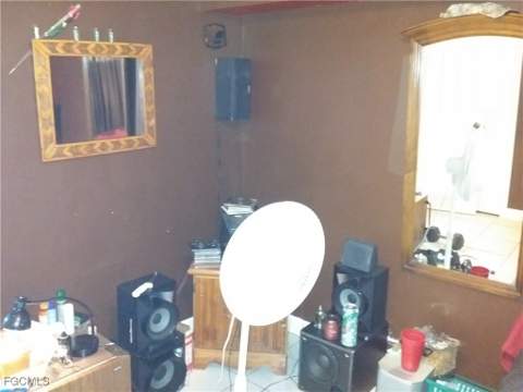 950 Lakeview Dr, North Fort Myers FL - photo 18 of 42