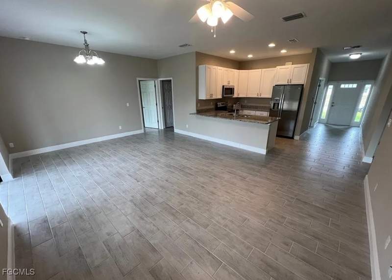 3 bedroom SingleFamilyResidence at 4126 NW 24th Ter, Cape Coral, Cape Coral — photo 2