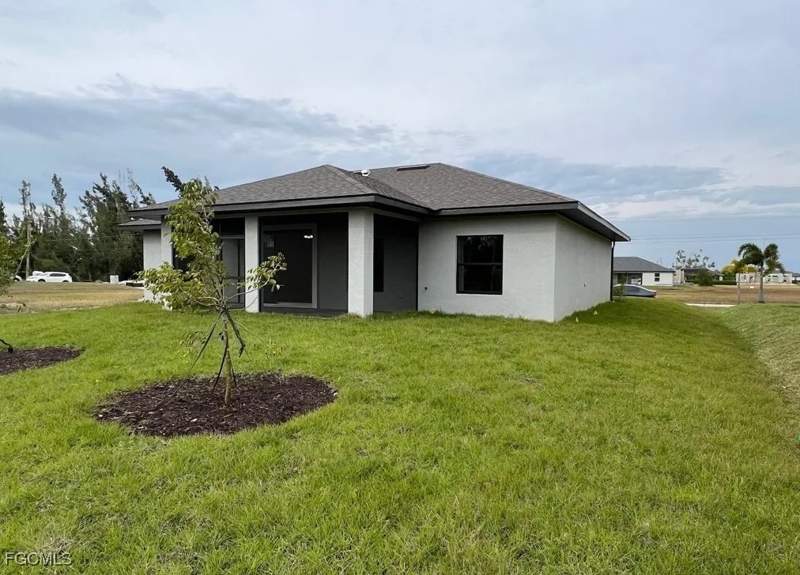 3 bedroom SingleFamilyResidence at 4126 NW 24th Ter, Cape Coral, Cape Coral — photo 3