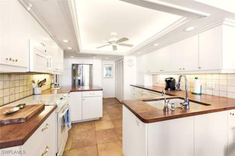 2378 Gulf Shore Blvd N 303, Naples FL - photo 11 of 39