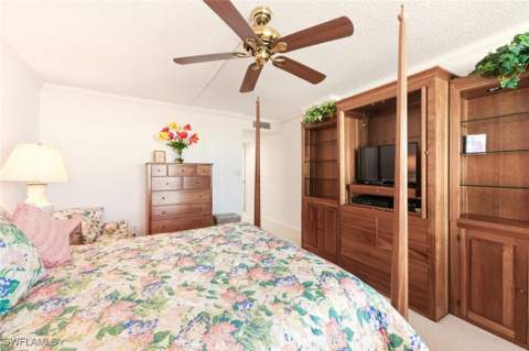2378 Gulf Shore Blvd N 303, Naples FL - photo 17 of 39