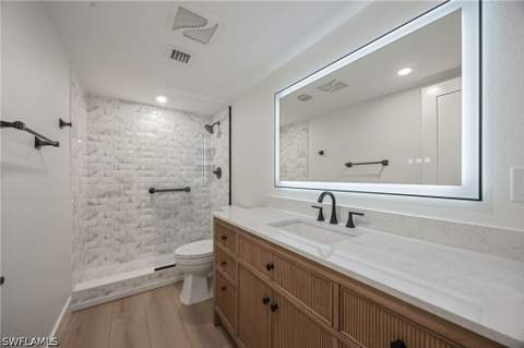 333 Harbour Dr 109, Naples FL - photo 18 of 37