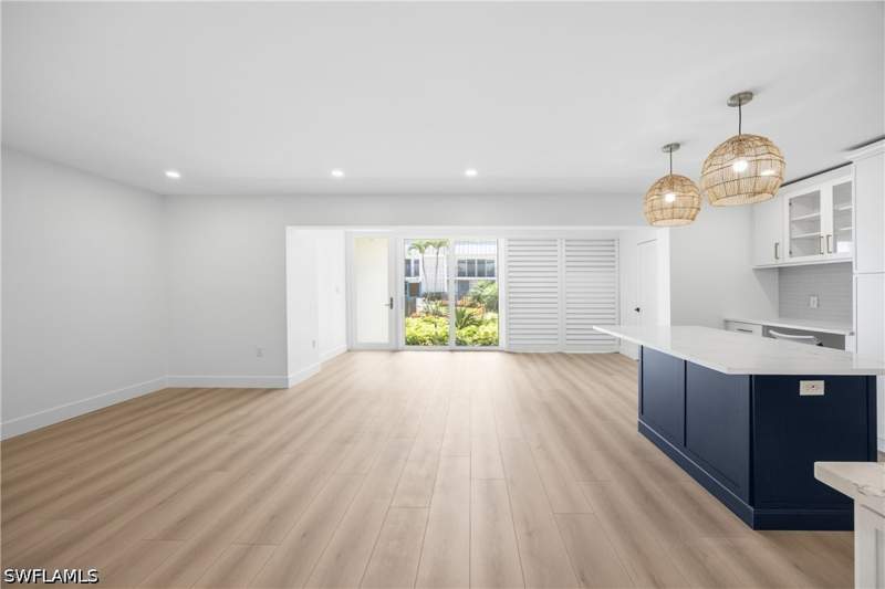 2 bedroom Condominium at 333 Harbour Dr 109, Belmont Court, Naples — photo 2