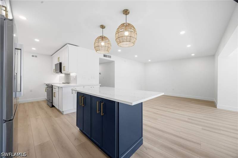 2 bedroom Condominium at 333 Harbour Dr 109, Belmont Court, Naples — photo 4