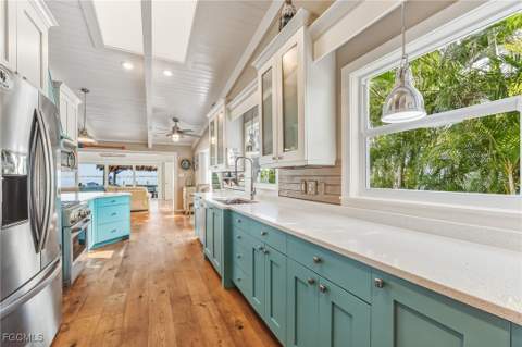 2905 SE 22nd Pl, Cape Coral FL - photo 13 of 50