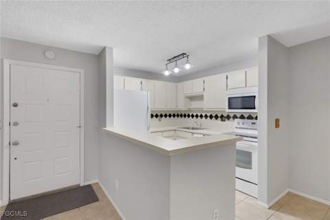 8151 S Woods Cir 12, Fort Myers FL - photo 11 of 28