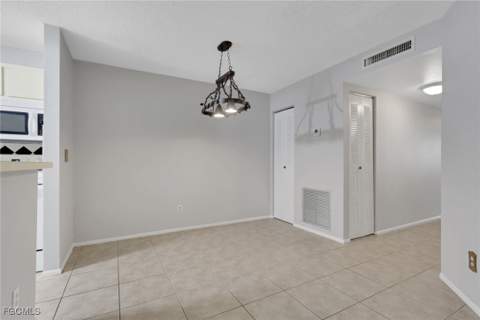 8151 S Woods Cir 12, Fort Myers FL - photo 8 of 28