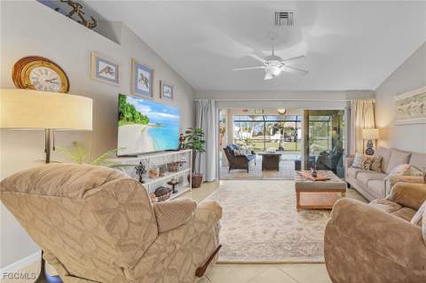 2525 NW 19th Pl, Cape Coral FL - photo 7 of 32
