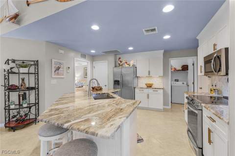 2525 NW 19th Pl, Cape Coral FL - photo 8 of 32