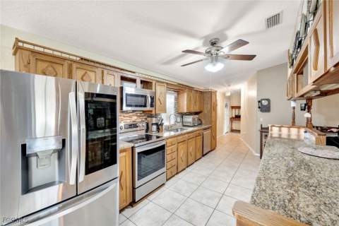 16321 Slater Rd, North Fort Myers FL - photo 9 of 50