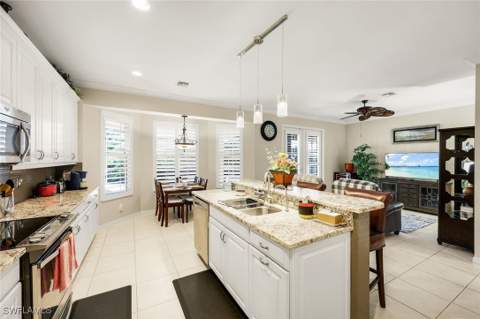 8493 Laurel Lakes Blvd, Naples FL - photo 10 of 34