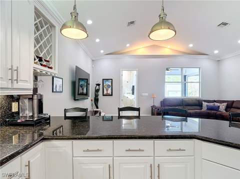 4411 Pine Ridge Rd, Naples FL - photo 16 of 50