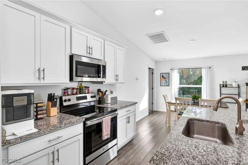 4 bedroom SingleFamilyResidence at 2517 NW 15th Pl, Cape Coral, Cape Coral — photo 2