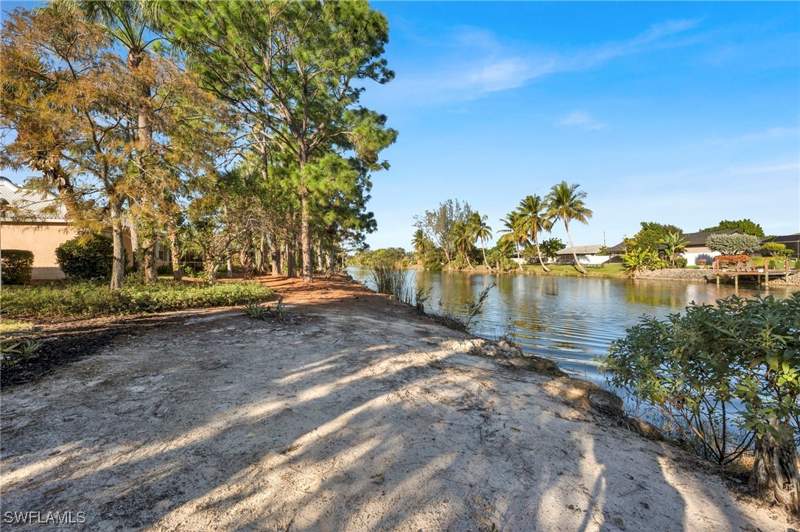 3 bedroom SingleFamilyResidence at 3685 Yosemite Ct, Forest Park, Naples — photo 2