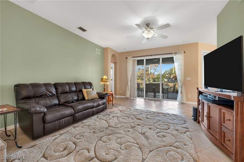 3 bedroom SingleFamilyResidence at 3685 Yosemite Ct, Forest Park, Naples — photo 3