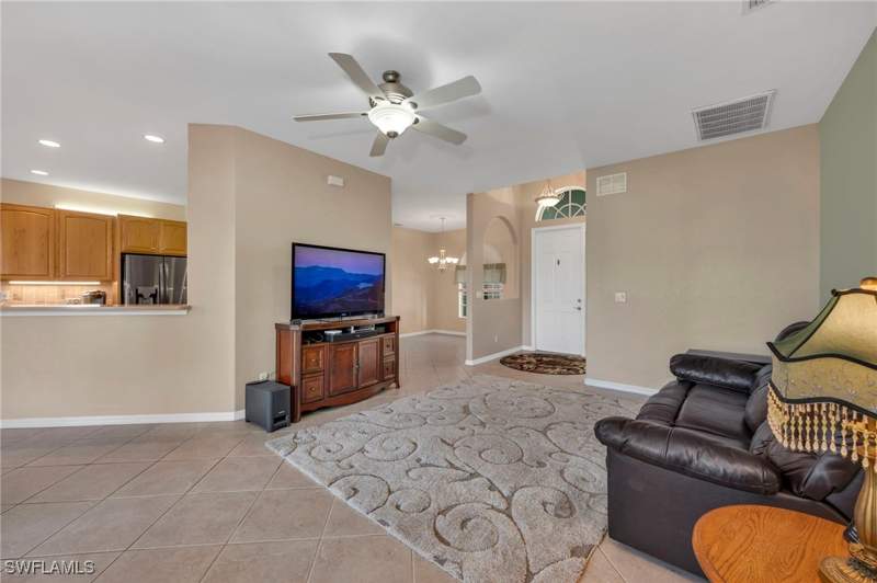 3 bedroom SingleFamilyResidence at 3685 Yosemite Ct, Forest Park, Naples — photo 4