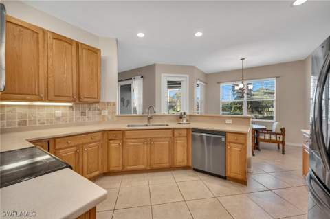 3685 Yosemite Ct, Naples FL - photo 6 of 21