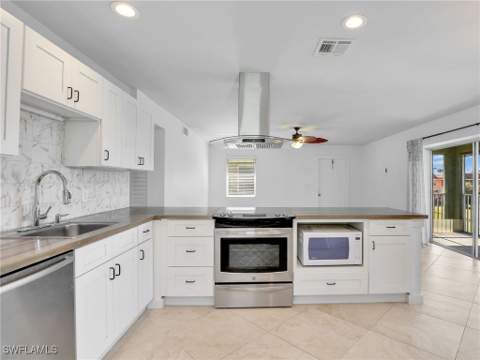 1400 Pompei Ln 52, Naples FL - photo 13 of 30