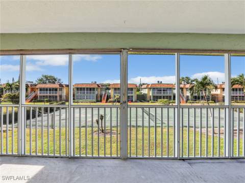 1400 Pompei Ln 52, Naples FL - photo 23 of 30