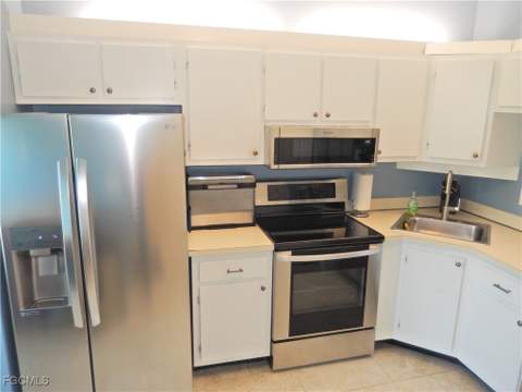 9620 Villa Dr 4, Fort Myers FL - photo 9 of 49