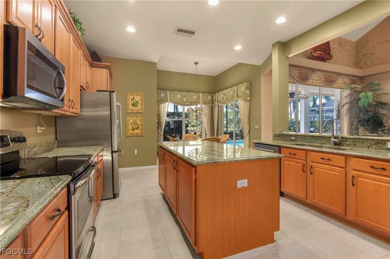 3 bedroom SingleFamilyResidence at 9090 Prosperity Way, Featherbrook, Fort Myers — photo 5