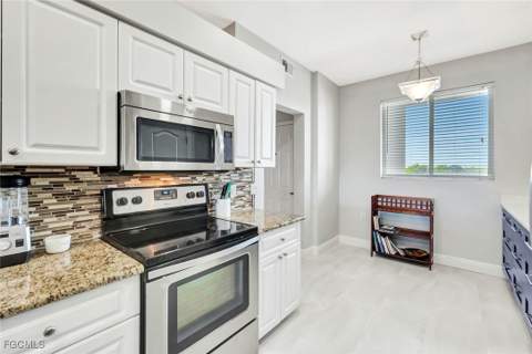 16595 Lake Circle Dr 234, Fort Myers FL - photo 13 of 42