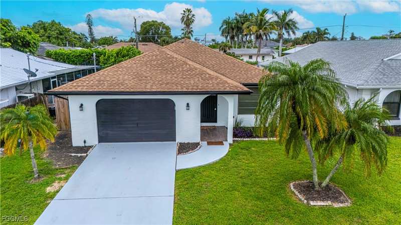 3 bedroom SingleFamilyResidence at 758 105th Ave N, Naples Park, Naples — photo 1