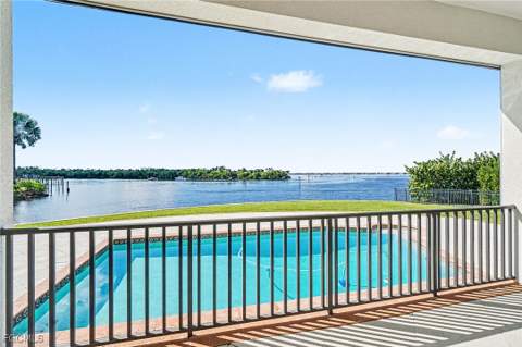 866 Cal Cove Dr, Fort Myers FL - photo 10 of 50