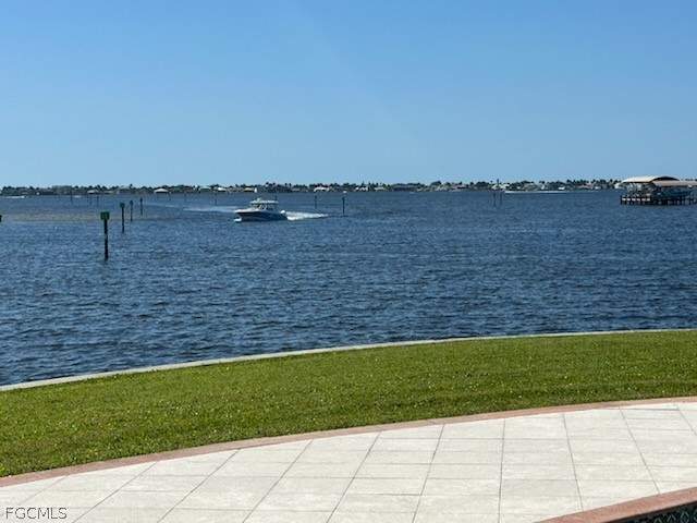 4 bedroom SingleFamilyResidence at 866 Cal Cove Dr, Town And River, Fort Myers — photo 5